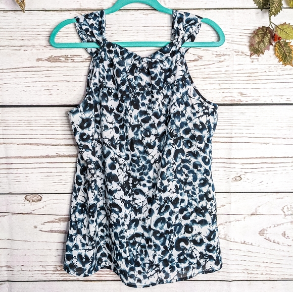 Spense Sz L Abstract Floral Print Ruffle Front Sleeveless Top EUC Blue White - Picture 2 of 6